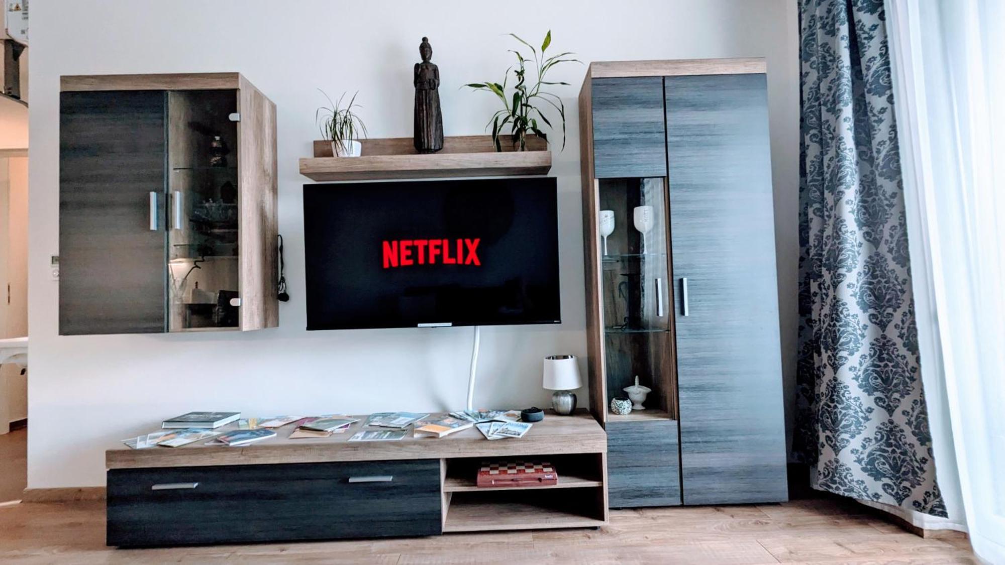 E2 Luxury Oldtown Apt - 2X Parking, Foodstore, Pcscreen, Netflix, Unlimited Music, Crib, Babychair, Fastwifi, Aircon 코시체 외부 사진