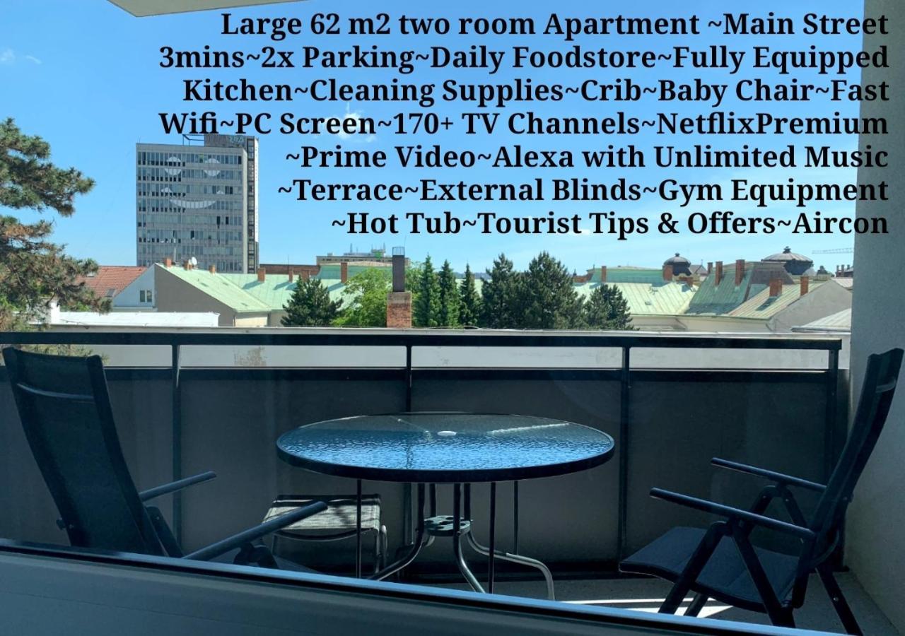 E2 Luxury Oldtown Apt - 2X Parking, Foodstore, Pcscreen, Netflix, Unlimited Music, Crib, Babychair, Fastwifi, Aircon 코시체 외부 사진